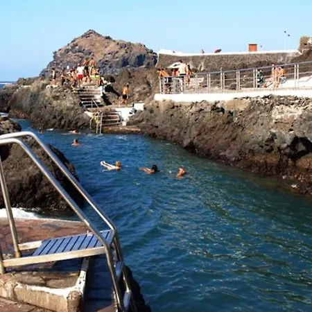 Vistas Impresionantes Al Mar De Garachico (Tenerife)