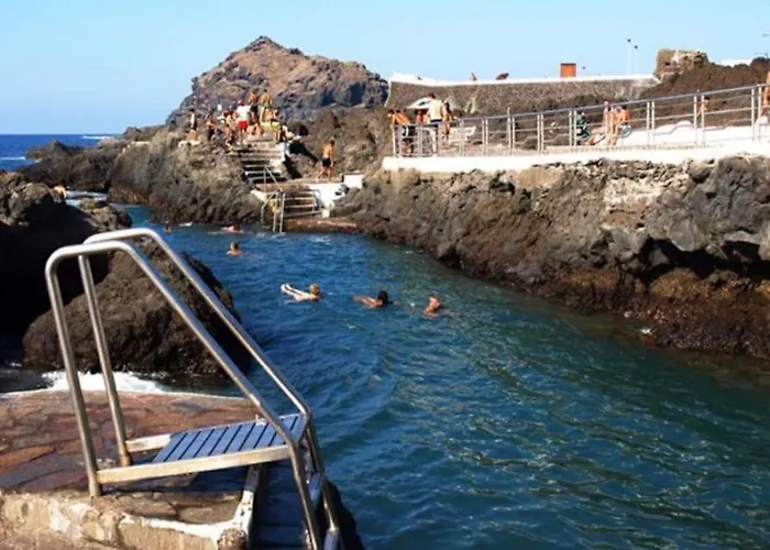 Vistas Impresionantes Al Mar De Garachico (Tenerife)